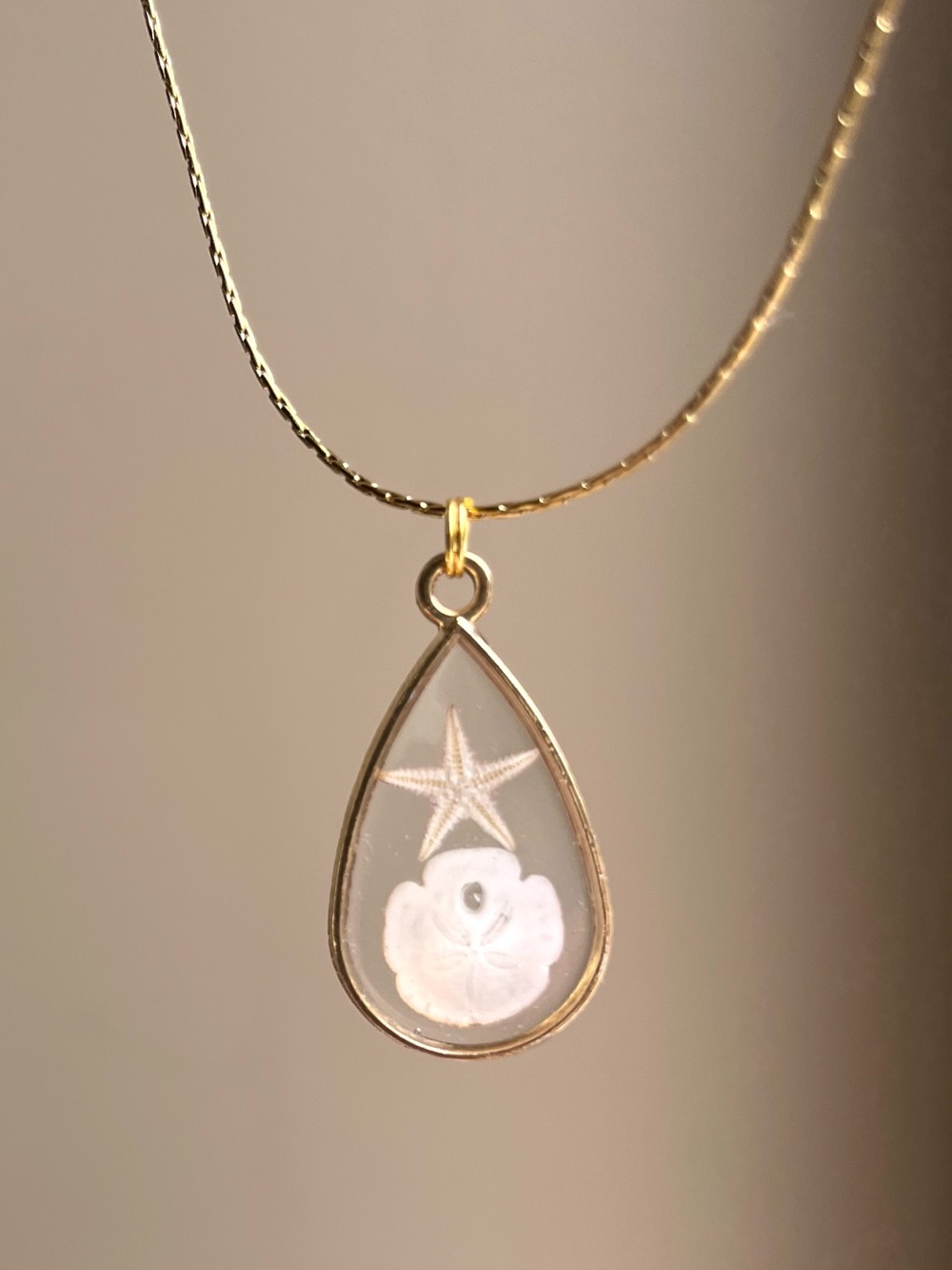 Handmade Gold Teardrop Starfish & Sand Dollar Pendant Necklace - Gold
